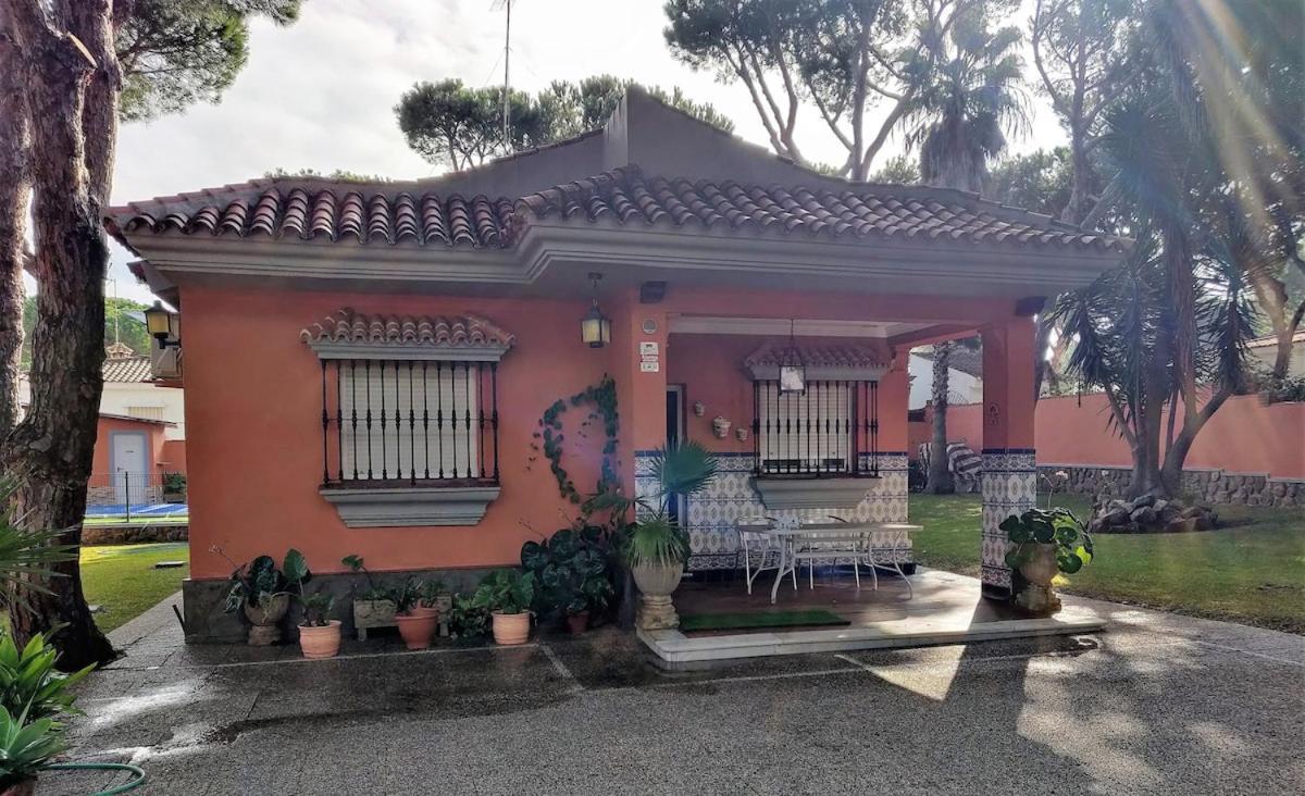 Chalet Los Pinos Con Piscina Privada ノボ・サンクティ・ペトリ エクステリア 写真