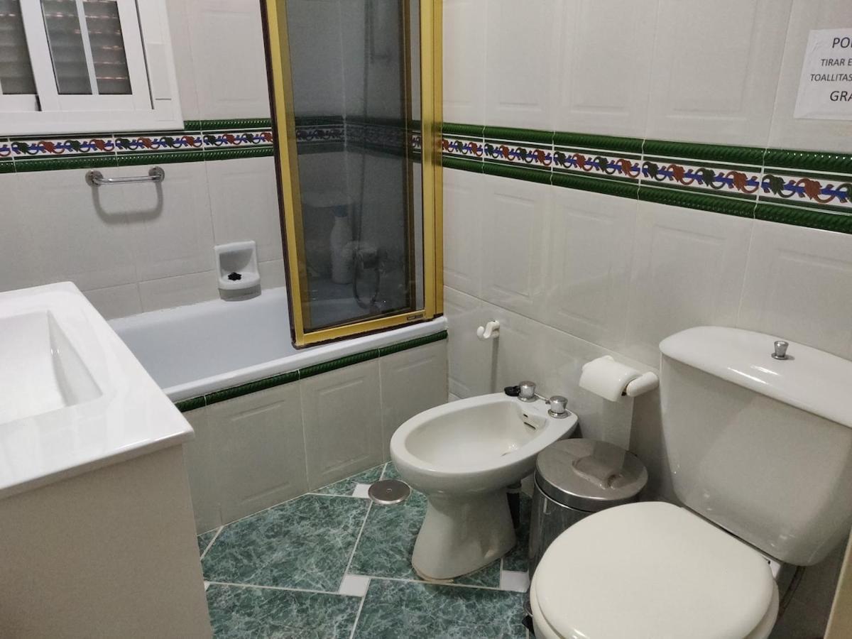 Chalet Los Pinos Con Piscina Privada ノボ・サンクティ・ペトリ エクステリア 写真
