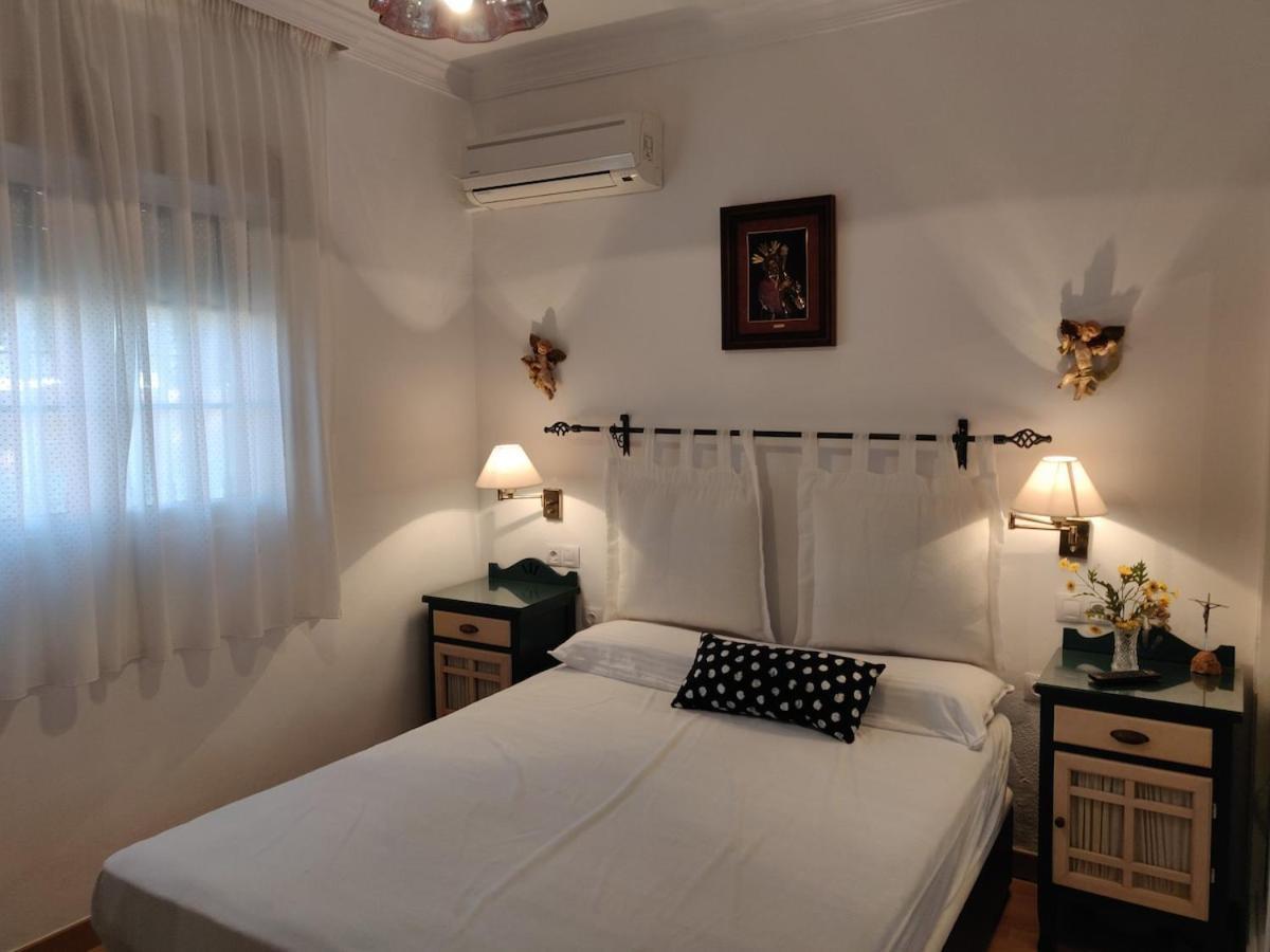 Chalet Los Pinos Con Piscina Privada ノボ・サンクティ・ペトリ エクステリア 写真