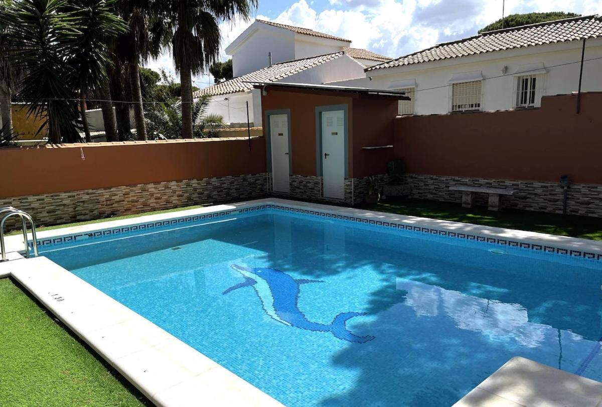 Chalet Los Pinos Con Piscina Privada ノボ・サンクティ・ペトリ エクステリア 写真