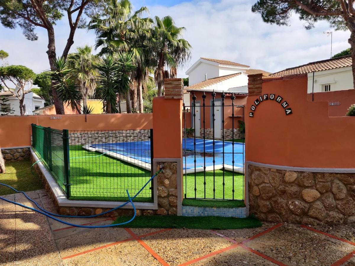 Chalet Los Pinos Con Piscina Privada ノボ・サンクティ・ペトリ エクステリア 写真
